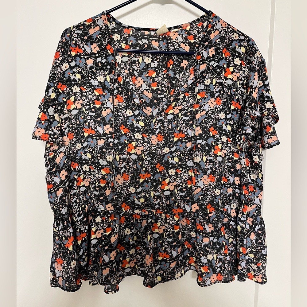 Gap floral blouse with v neck